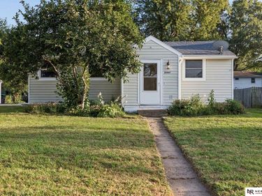 20461 Victor Avenue, Elkhorn, NE 68022