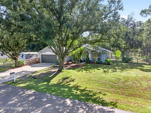 199 Greenbrier Avenue NW, Palm Bay, FL 32907