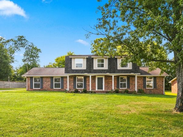 104 Highlander Dr , Hendersonville, TN 37075