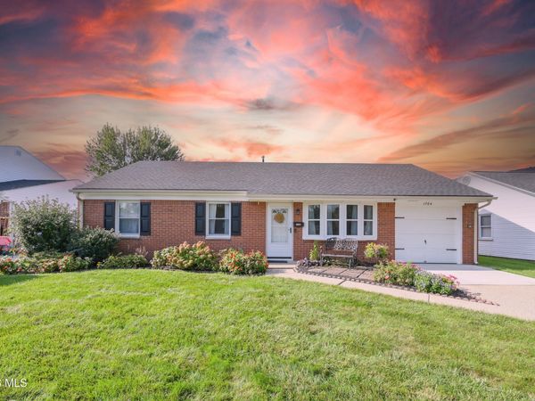 1764 N Parkway Dr. N Drive, Maumee, OH 43537