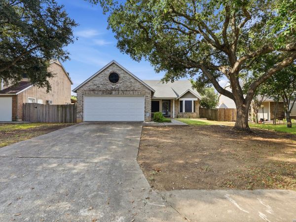 9338 Greens Pt, San Antonio, TX 78250