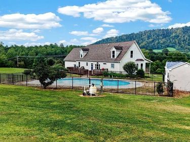 812 STEVENS COVE RD , Lovingston, VA 22949