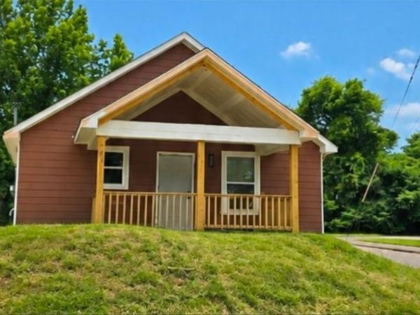 589 W GILLEAS RD, Memphis, TN 38109