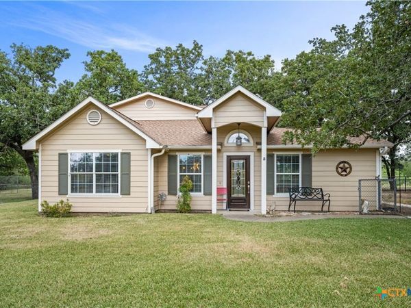 7135 Brown Road , Flatonia, TX 78941