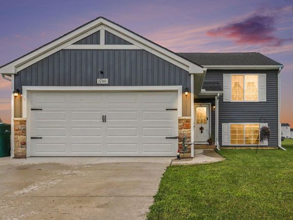 1700 Harper Grove Lane, Vicksburg, MI 49097