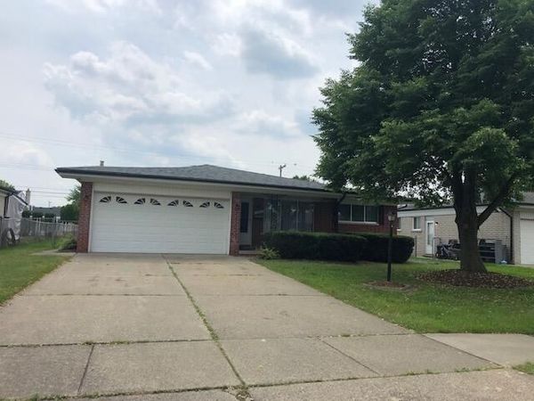 11242 Glenis Drive, Sterling Heights, MI 48312