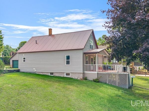434 Chestnut Street, Norway, MI 49870