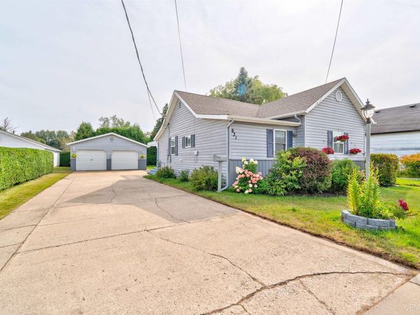 631 Garden Avenue, Manistique, MI 49854