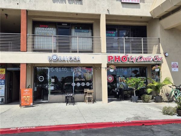 4949 La Palma Avenue, La Palma, CA 90623