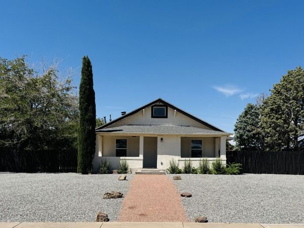 233 E Maxine Street NE, Albuquerque, NM 87123