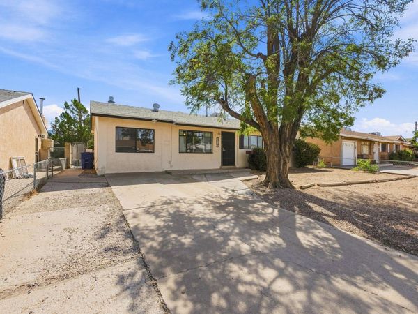 308 Espejo Street NE, Albuquerque, NM 87123