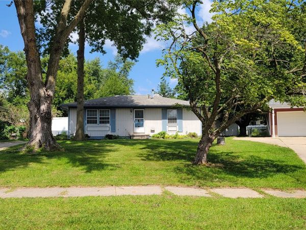 20 E Hickory Street , North Liberty, IA 52317