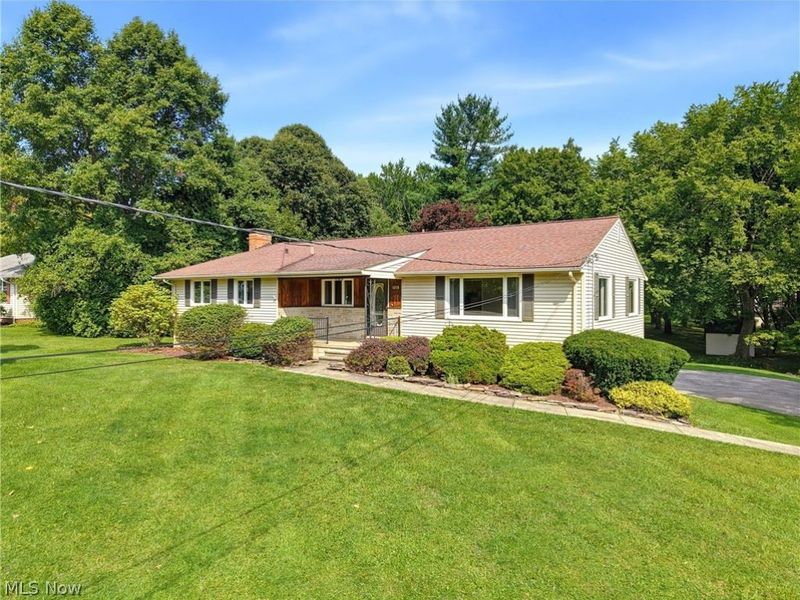 1373 Bell Road, Chagrin Falls, OH 44022 Photo 2