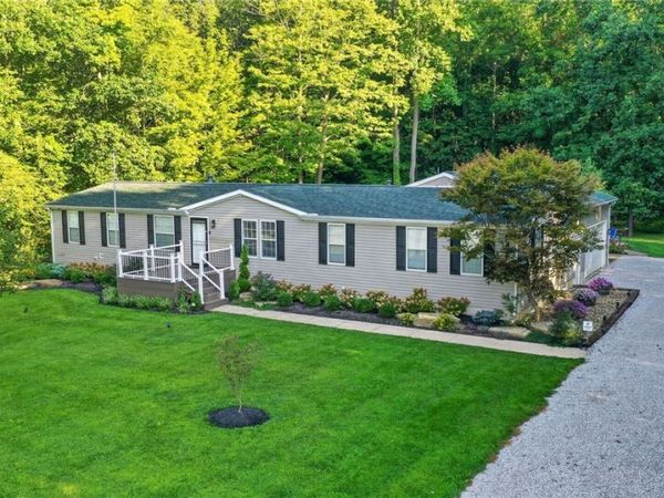 5249 New London Road , Geneva, OH 44041
