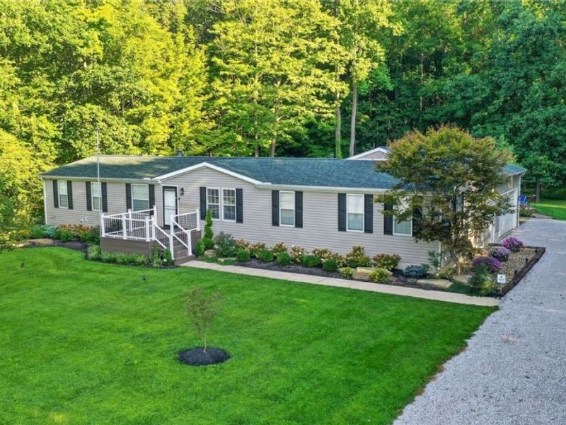 5249 New London Road, Geneva, OH 44041 Photo 1