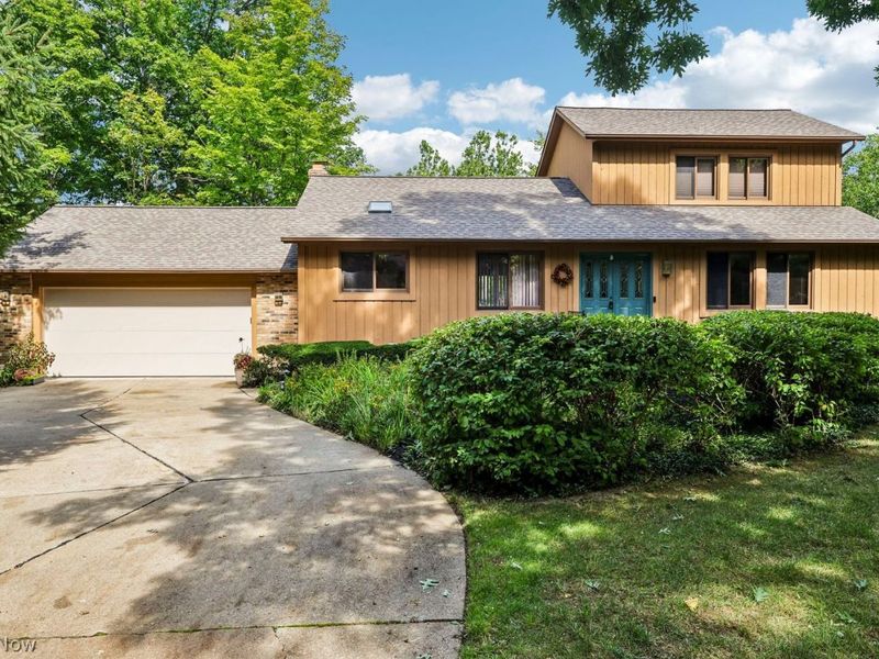7045 Pinehill Road, Concord Township, OH 44077 Photo 1