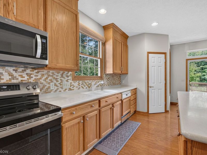 20828 Kylemore Drive, Strongsville, OH 44149 Photo 3