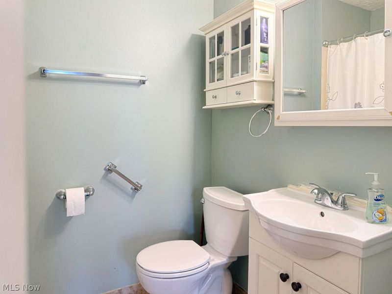 12721 North Road, Cleveland, OH 44111 Photo 12