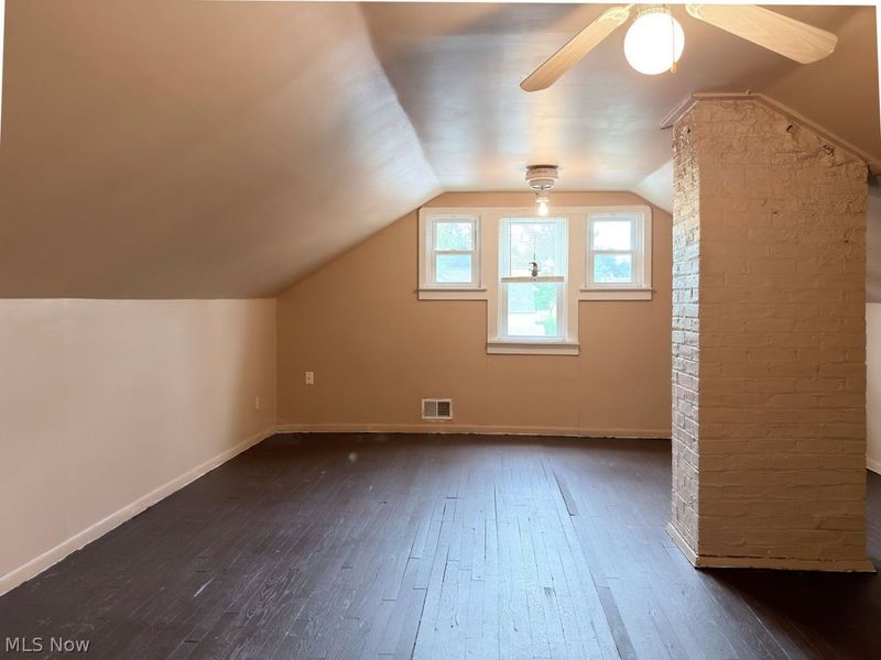 12721 North Road, Cleveland, OH 44111 Photo 17