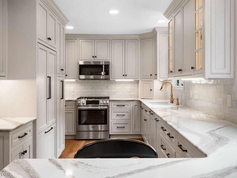 20772 Beach Cliff Boulevard, Rocky River, OH 44116 Photo 9