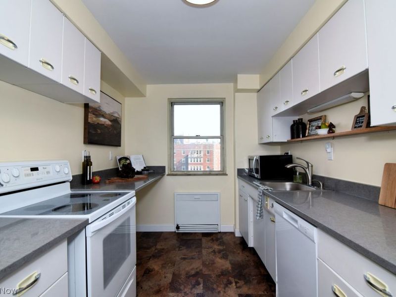 13900 Shaker Boulevard, Unit 712, Cleveland, OH 44120 Photo 12