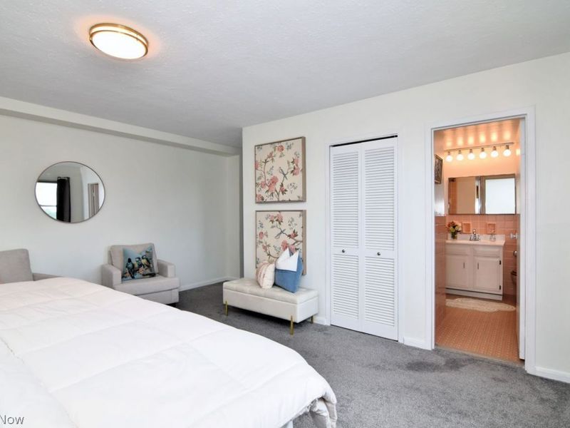 13900 Shaker Boulevard, Unit 712, Cleveland, OH 44120 Photo 24