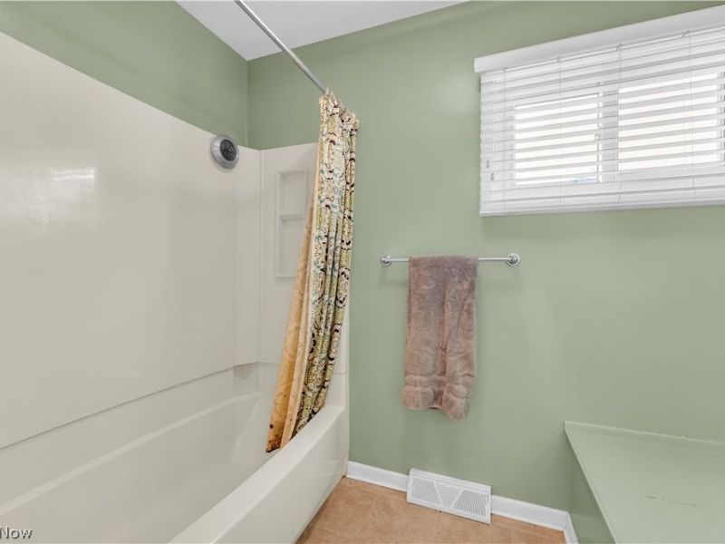 6027 Park Ridge Drive, North Olmsted, OH 44070 Photo 22