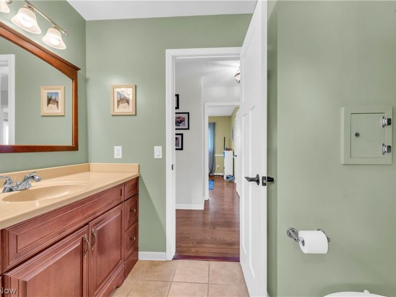 6027 Park Ridge Drive, North Olmsted, OH 44070 Photo 23