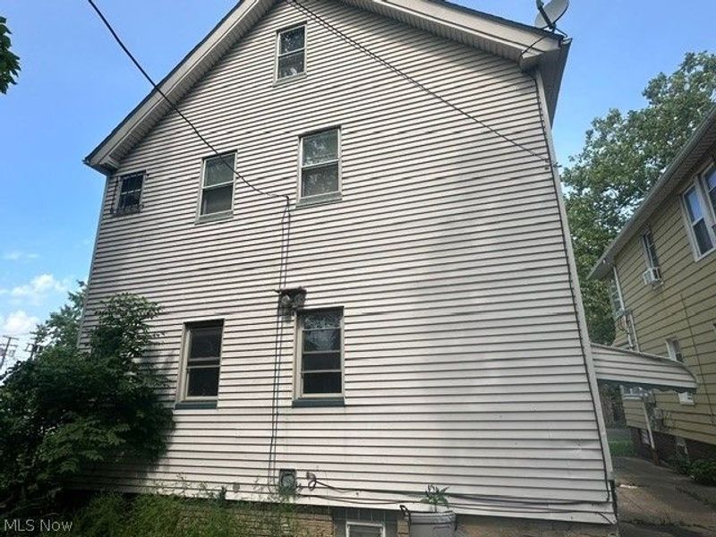 798 Wayside Road, Cleveland, OH 44110 Photo 24