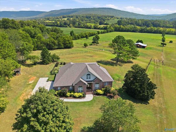 419 Killingsworth Cove Road, Gurley, AL 35748