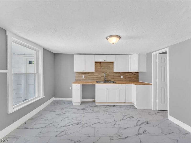 80 Egbert Road, Unit 1, Bedford, OH 44146 Photo 5