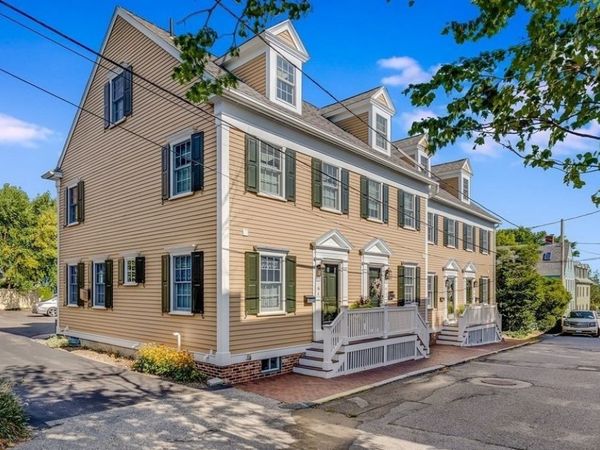 16 Ship St, Unit 16, Newburyport, MA 01950