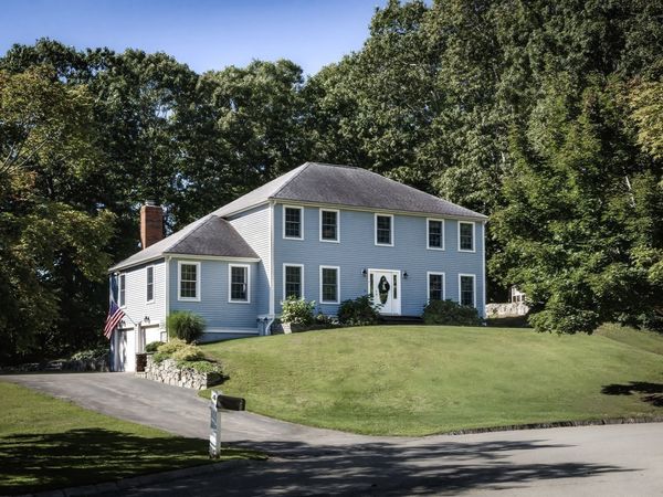 4 Chestnut Street, Ipswich, MA 01938