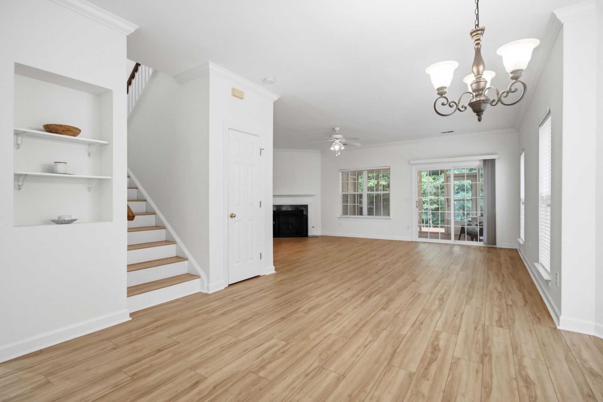 1611} Camfield Lane Photo 15