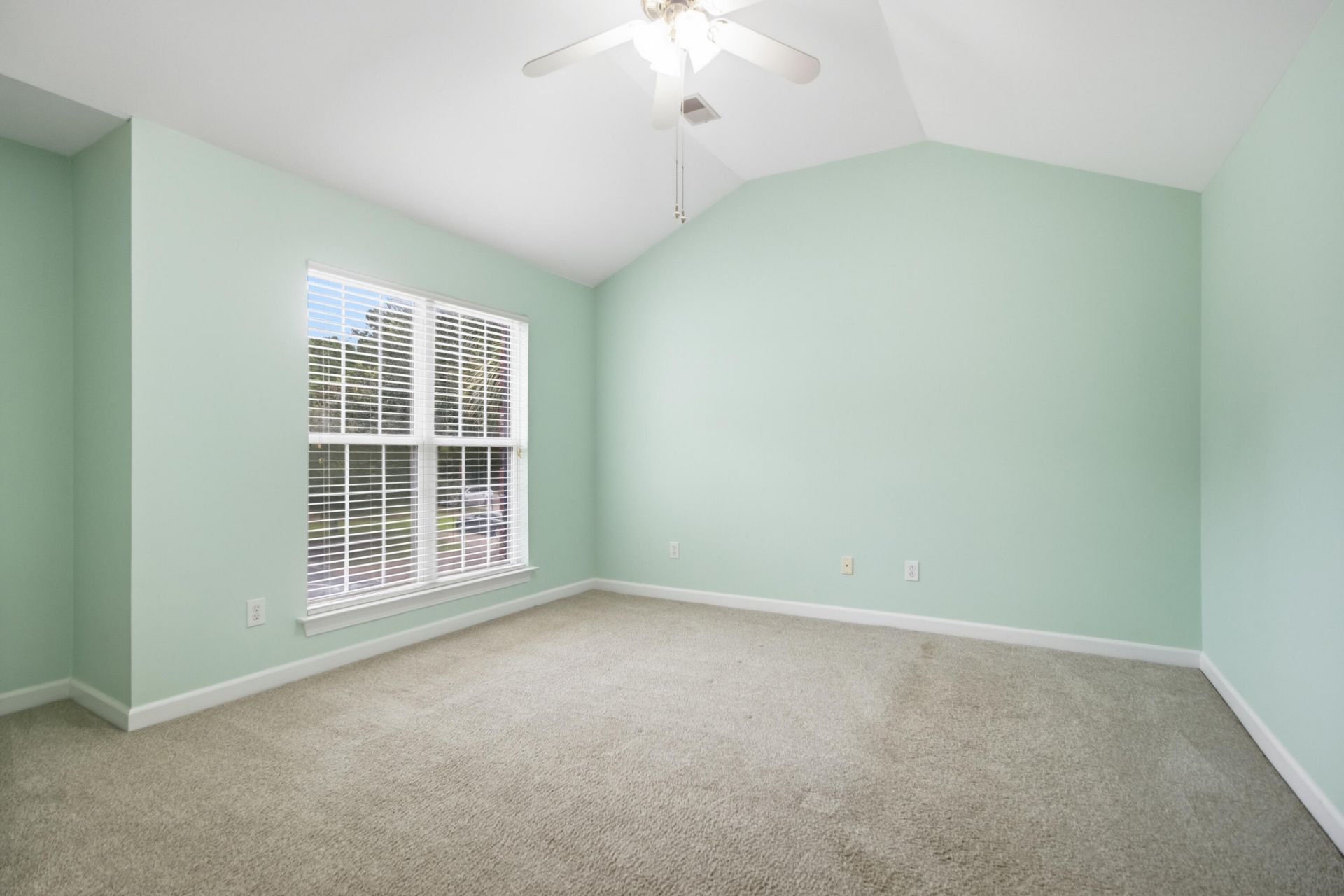 1611} Camfield Lane Photo 31