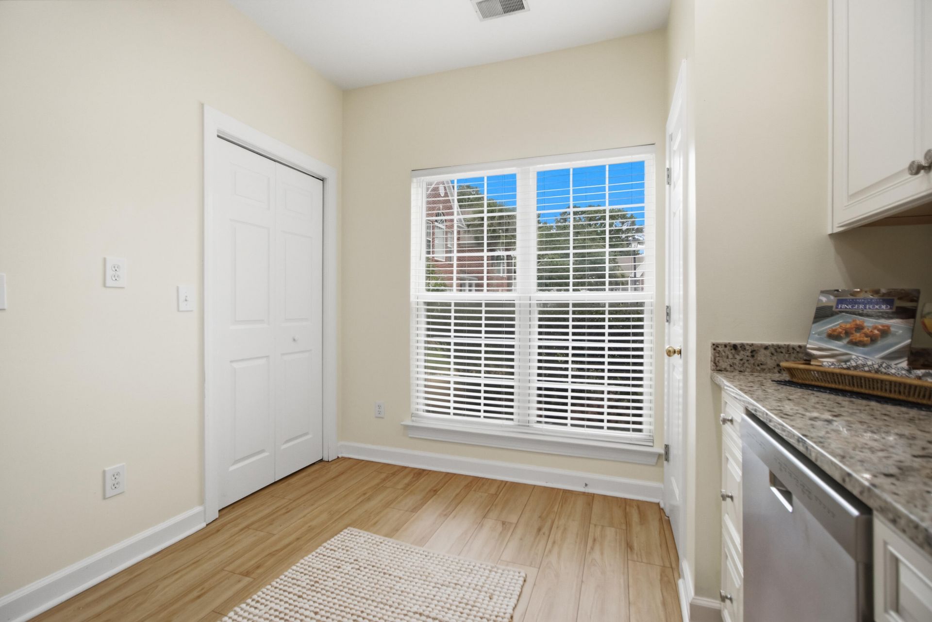 1611} Camfield Lane Photo 56