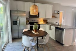 1023 Nottingham Drive photo 4