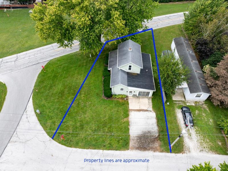 1374 Tiffin Road, Fremont, OH 43420 Photo 3