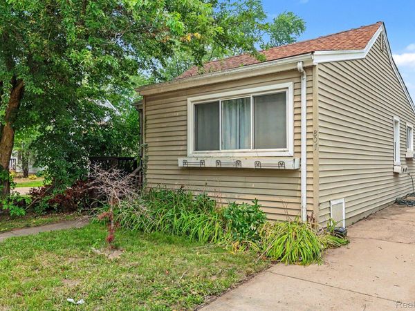 807 E 14 Mile Road , Birmingham, Mi 48009