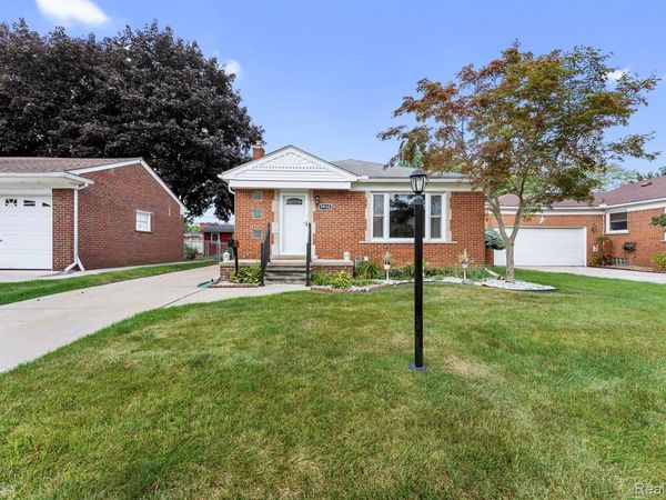 9934 Manor Avenue, Allen Park, Mi 48101