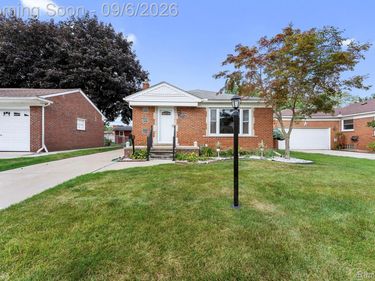 9934 Manor Avenue, Allen Park, Mi 48101