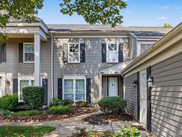 2618 Williamsburg Circle , Auburn Hills, Mi 48326
