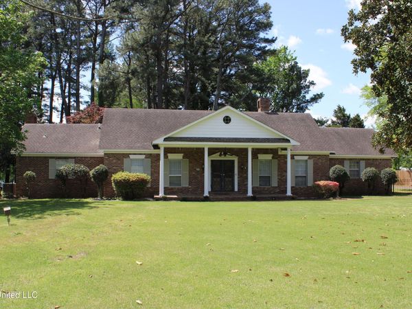 220 Flushing Cove, Hernando, MS 38632