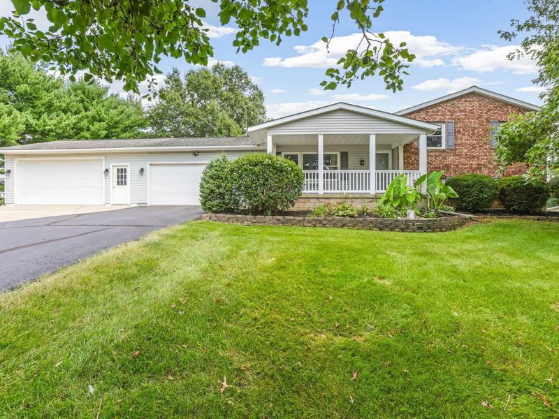 4465 Pine Hills Court NW, Carroll, OH 43112 Photo 2