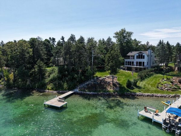 3244 N Interlaken DRIVE, Summit, WI 53066