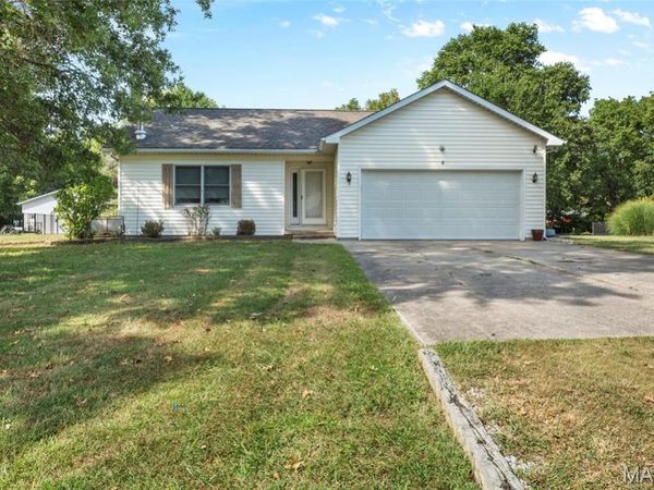 30 Lexington Lane , Highland, IL 62249