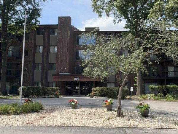 14647 Greenwood Road , Unit 109, Dolton, IL 60419