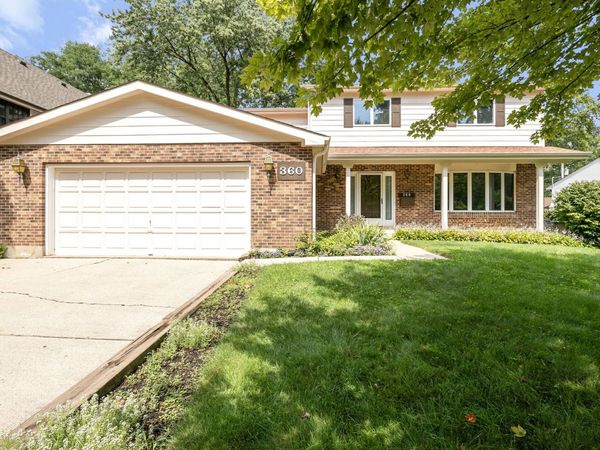 360 E Woodland Road , Lake Bluff, IL 60044