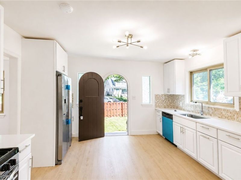 3300 W 131st Street, Cleveland, OH 44111 Photo 3