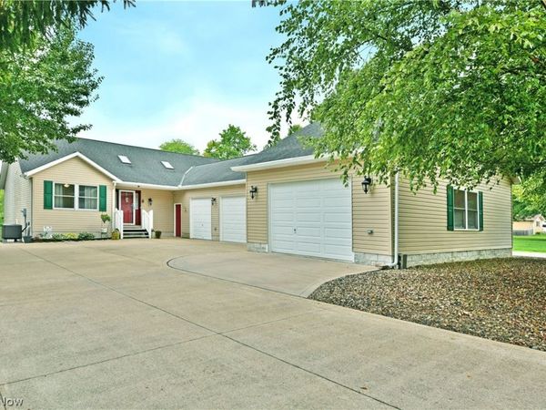 1835 Morning Star Drive , Roaming Shores, OH 44084
